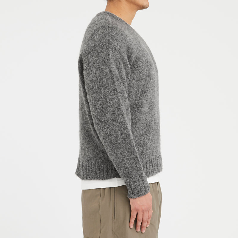 Hairy V-neck - Grey Suri Alpaca