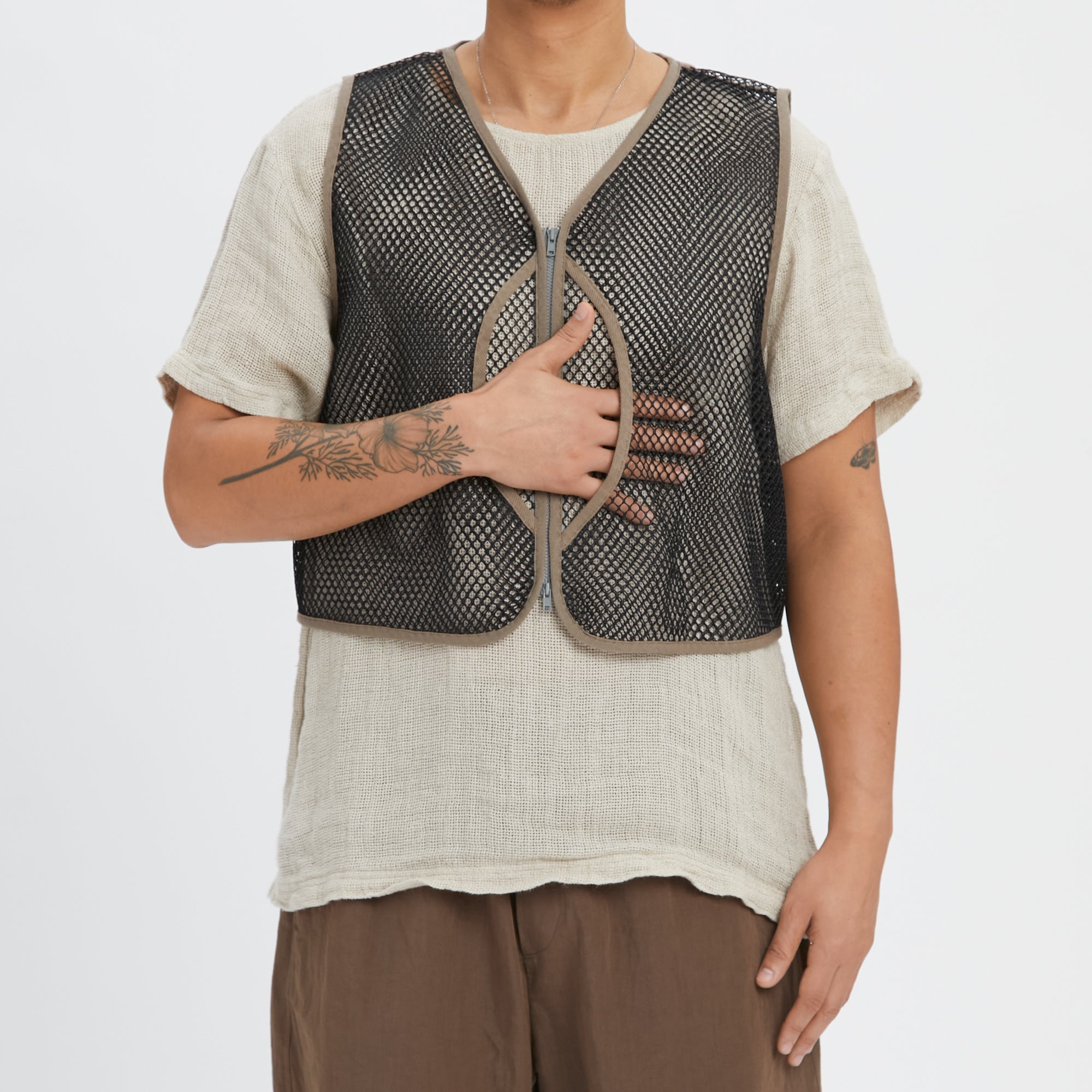 トップス Design Mesh Vest Trapper Vest - Black Mesh – s.k. manor hill