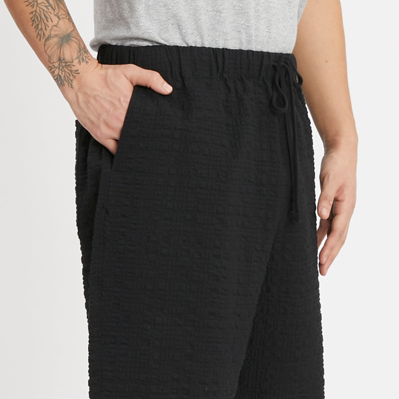 Lounge Short - Black Puckered